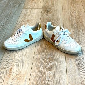 Veja V-10 White Sneakers with brown logo